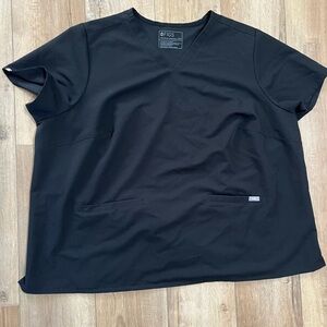 Figs Scrubs Women’s Casma 3 pocket Black Scrub Top 6XL
